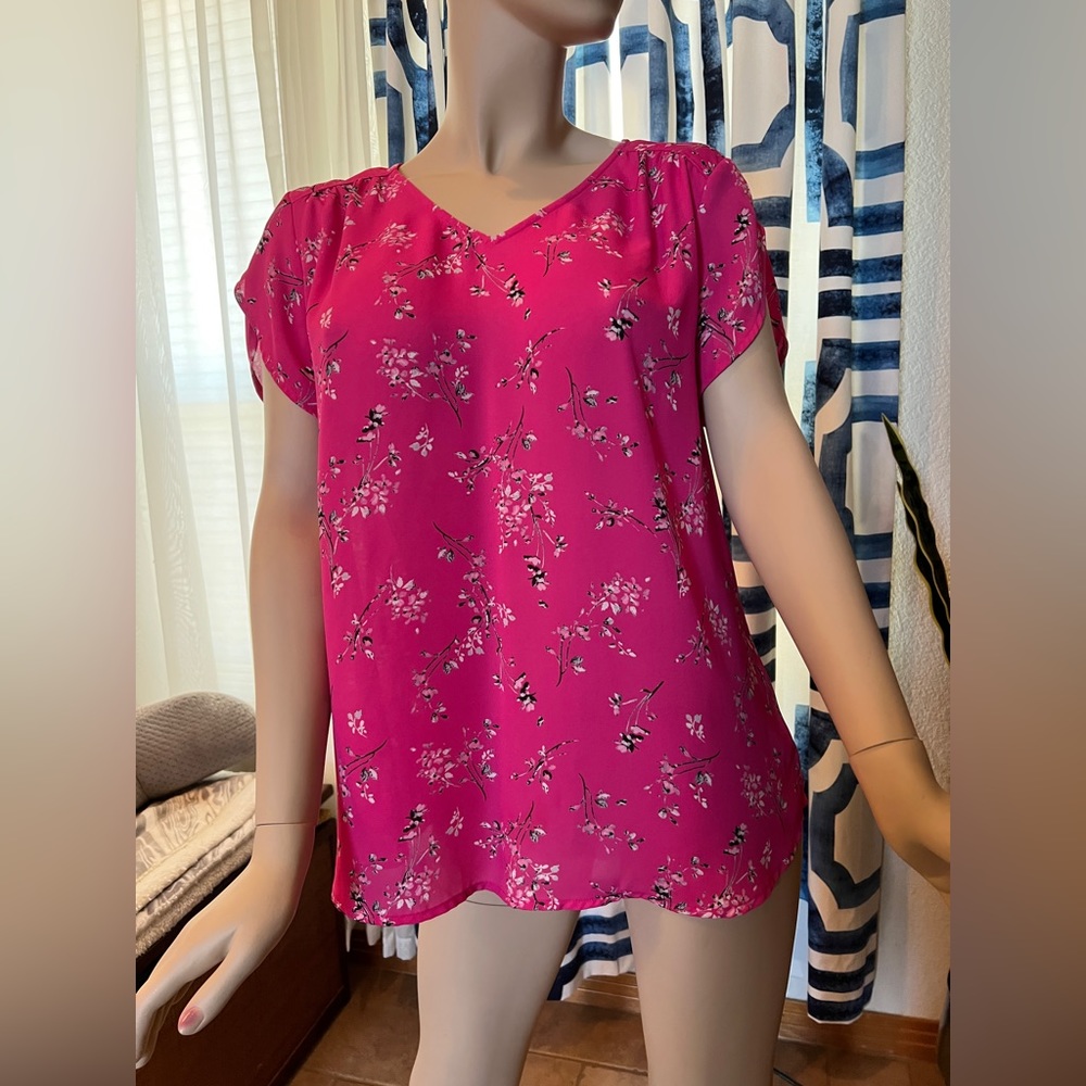 Croft & Barrow Pink Floral Chiffon Top with Cap Sleeves Size Large